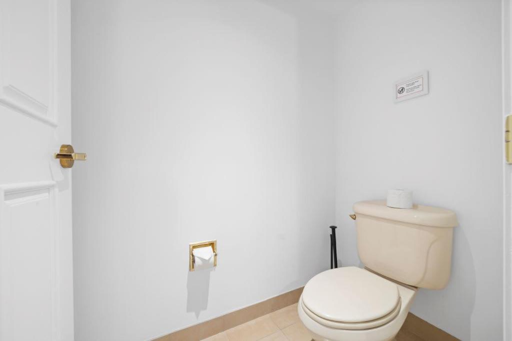 Sleep Six Cozysuites, 1Br 2Ba On The Boardwalk Атлантик Сити Экстерьер фото