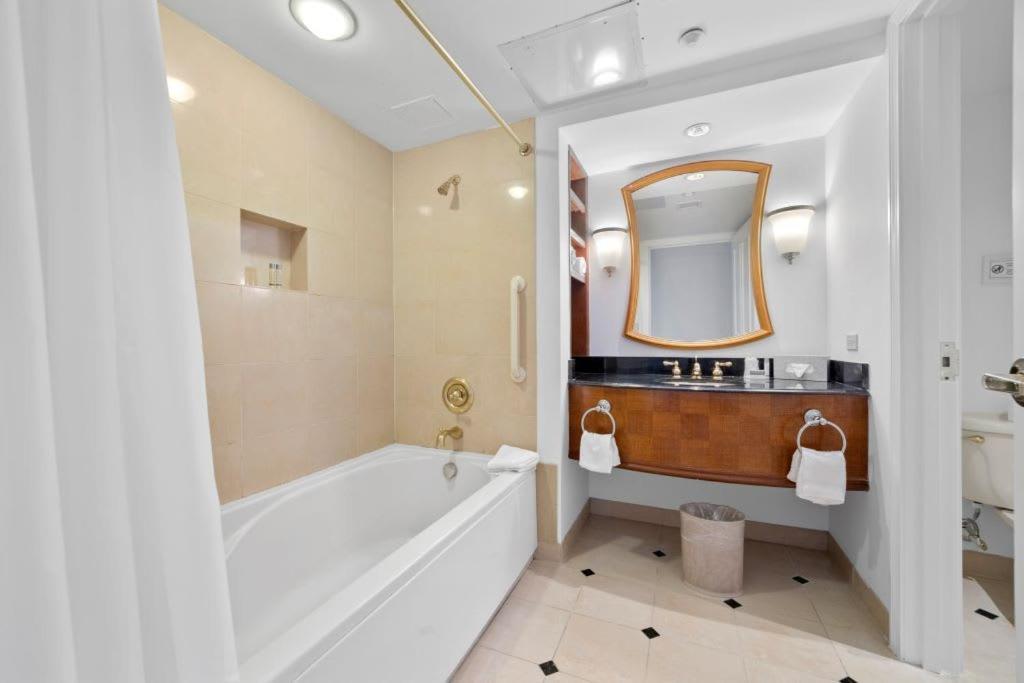 Sleep Six Cozysuites, 1Br 2Ba On The Boardwalk Атлантик Сити Экстерьер фото